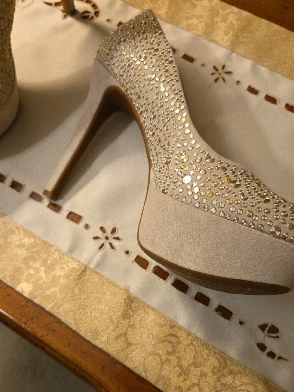 GIANNI BINI Elegant GOLD Disk-Embellished Nude Platform Pumps - Women